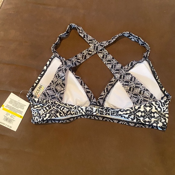 24th & Ocean NWT cross back bikini top - Picture 2 of 3